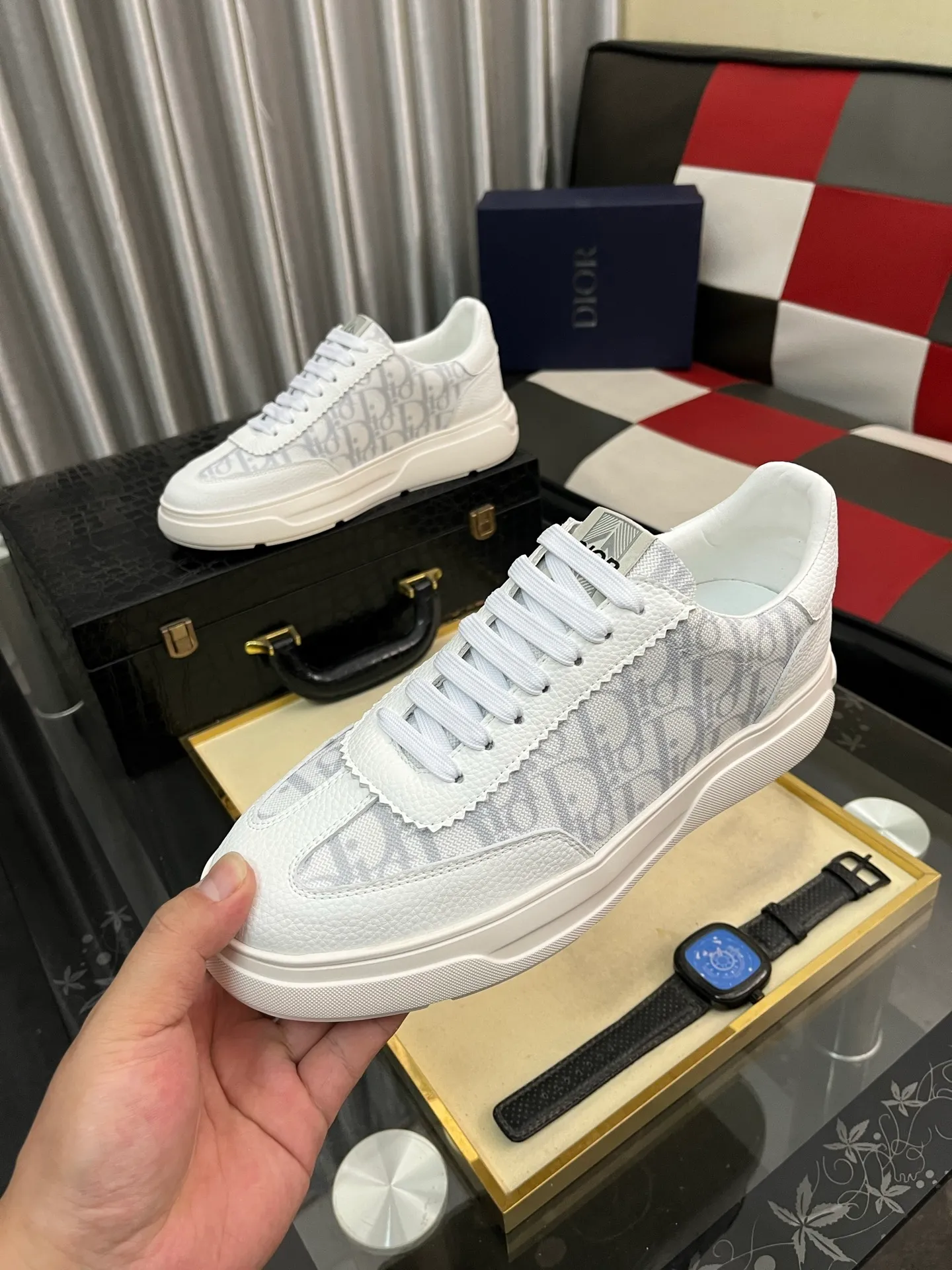 Men's shoes💰: 420⌚️⌚️[Dior] Dior's new men's genuine leather casual shoes, the highest version on the market, any comparison is welcome🆚! The original leather has excellent texture and is super high-end! Fetal sheep net lining imported from Italy, removable pad! Luxurious materials and fine workmanship, highly recommended! Code number: 38-444⃣️Color optional